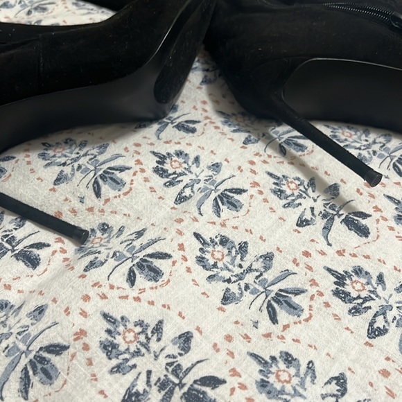 Steve Madden thigh high boots size 8, like new - Picture 3 of 3